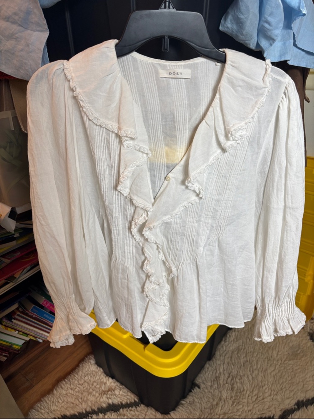 Doen White Ruffled Cotton Blouse